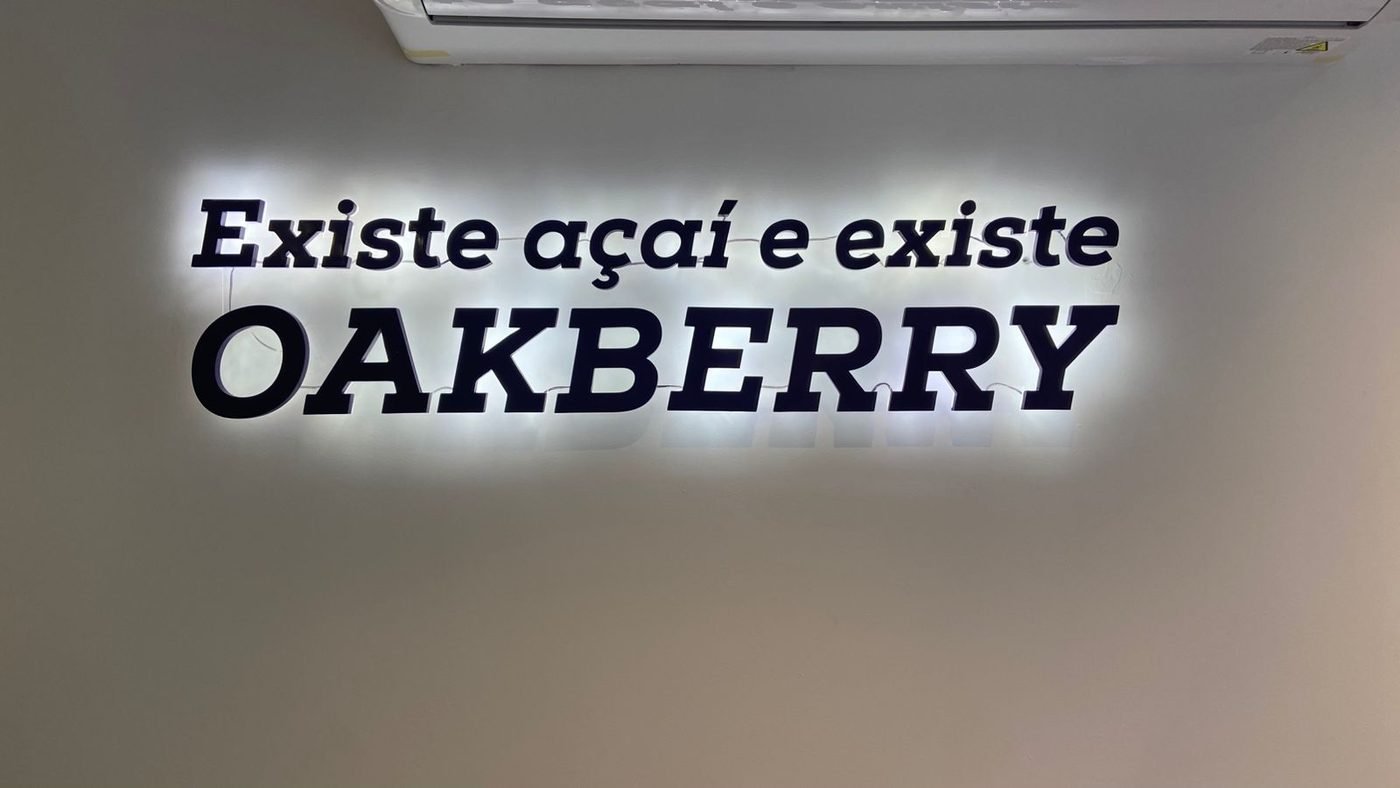 Letreiro interno com LED Oakberry