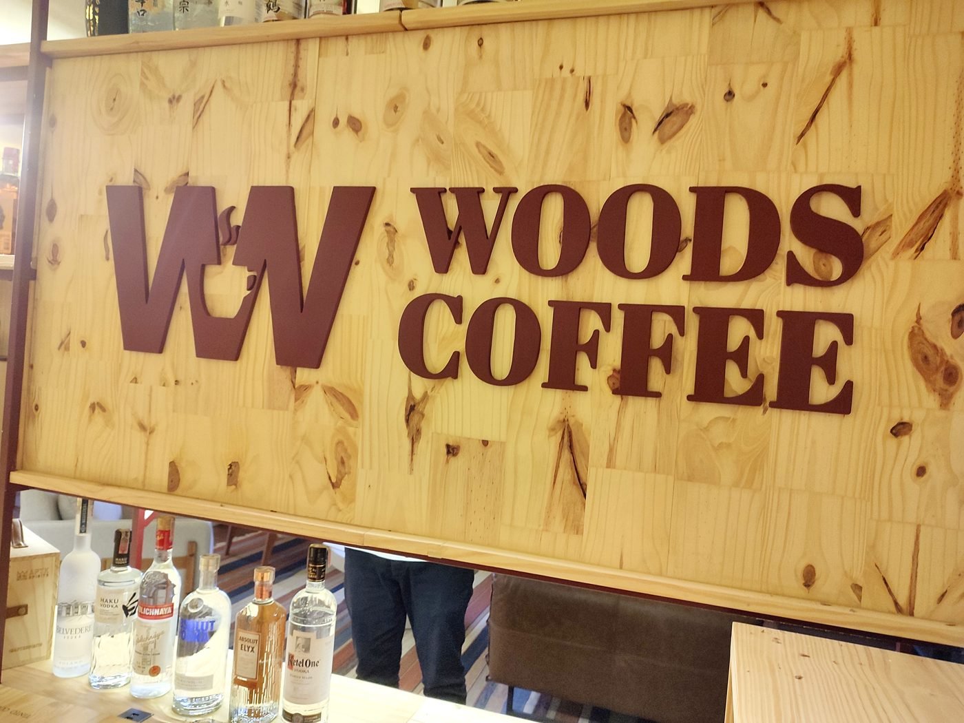 Letreiro em relevo Woods Coffee
